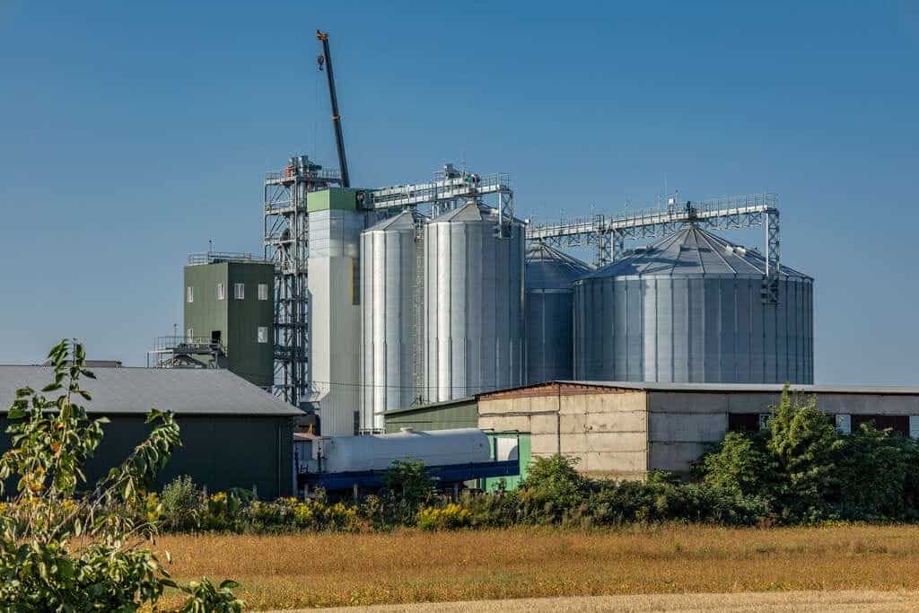 Exemplos de uso de soluções em estruturas para armazenagem agrícola